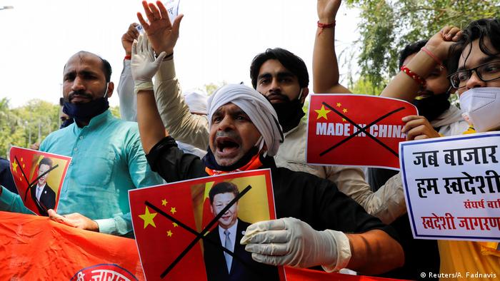 Aktivisten der Orgnisation Swadeshi Jagran Manch protestieren gegen China in New Delhi (Reuters/A. Fadnavis)