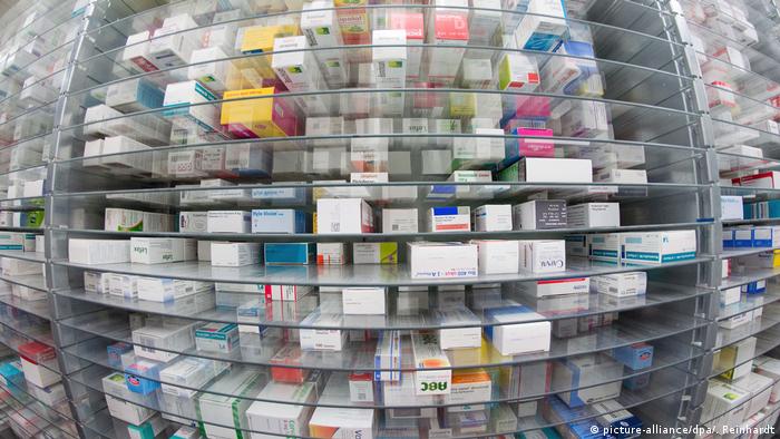 Залежні від дорогих препаратів українці побоюються через проблеми з держзакупівлями