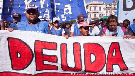 Argentinien | Protest der Gewerkschaften und soziale Organisationen (picture-alliance/ZUMAPRESS/R. A. Aveledo)