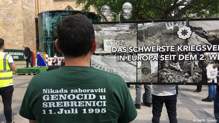 Deutschland Gedenkveranstaltungen zum Jahrestag von Srebrenica in Dortmund (DW/M. Smajic)