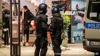 Αστυνομικοί στο στόχαστρο των επιθέσεων το περασμένο Σαββατοκύριακο στη Στουτγάρδη