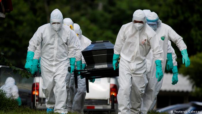 Coronavirus Bestattung der Toten in El Salvador (Reuters/J. Cabezas)