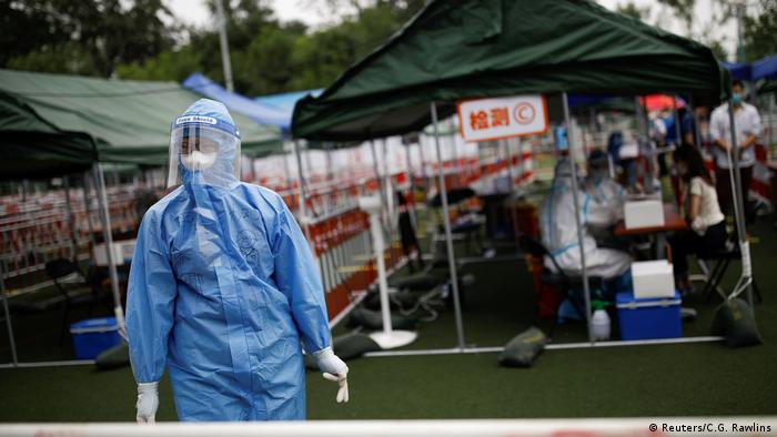 China Peking | Coronavirus | Testzentrum (Reuters/C.G. Rawlins)