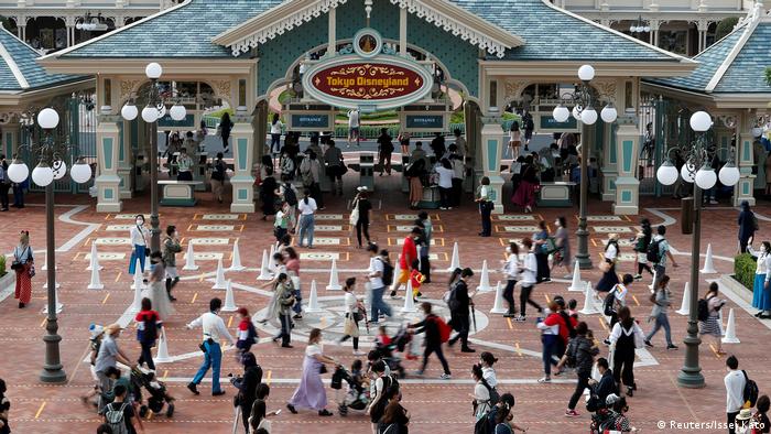 Japan | Wiedereröffnung Disneyland Tokio (Reuters/Issei Kato)