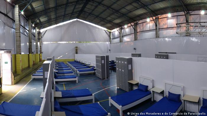 A gym converted into an isolation ward in Paraisopolis (Uniao dos Moradores e do Comércio de Paraisópolis)
