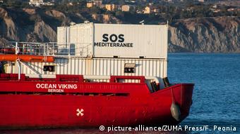 To διασωστικό πλοίο Ocean Viking της SOS Meditterranee