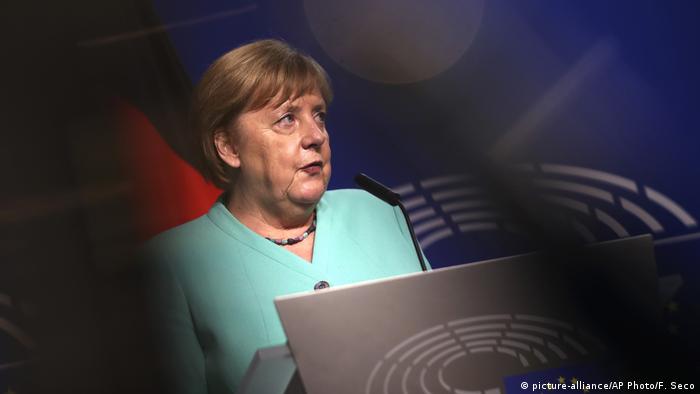 Belgien EU-Parlament Angela Merkel (picture-alliance/AP Photo/F. Seco)