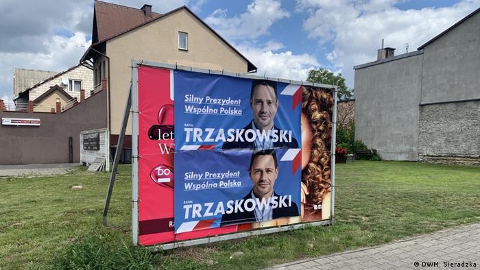 Campaign banner for Trzaskowski (DW/M. Sieradzka)