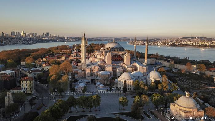 Türkei Gericht ebnet Weg zur Umwandlung der Hagia Sophia (picture-alliance/AP Photo)