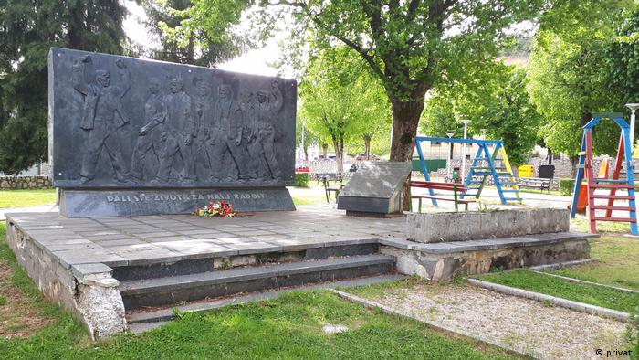 Sporni spomenik u Perušiću