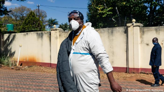 Zimbabwean journalist Hopewell Chin’ono (Getty Images/AFP/J. Nijikizana)