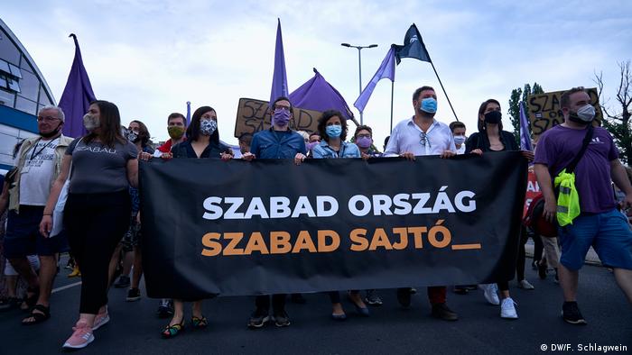 Ungarn I Budapest I Protest gegen politische Einflussnahme auf Nachrichtenportal Index (DW/F. Schlagwein)