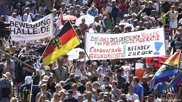 Deutschland Demonstration gegen Corona-Maßnahmen in Berlin