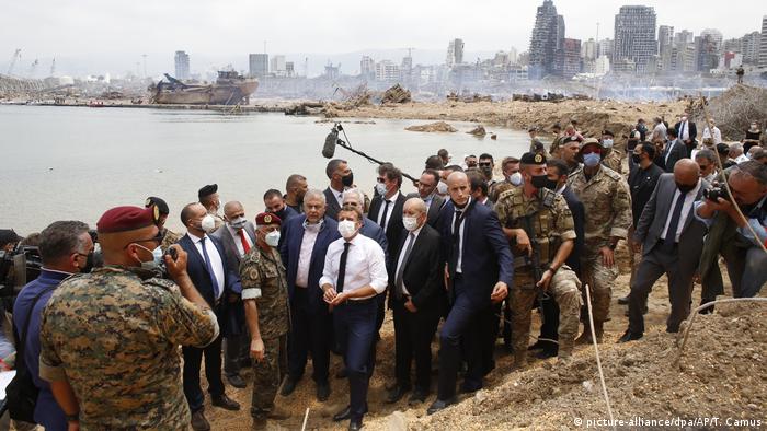 Libanon, Beirut: Emmanuel Macron (picture-alliance/dpa/AP/T. Camus)