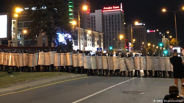 Minsk Proteste nach Präsidentschaftswahlen (DW/A. Boguslavskaya)