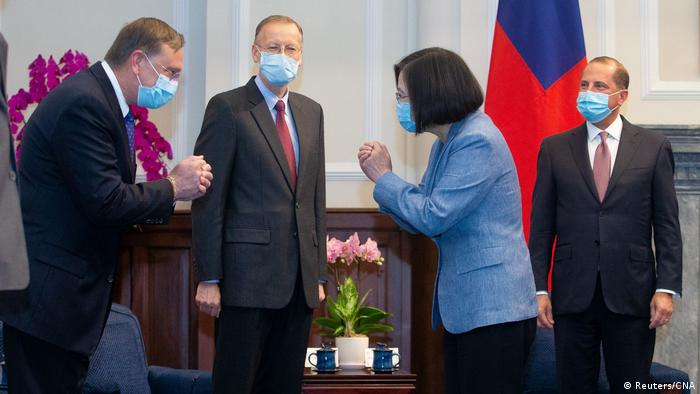 Taiwan Präsident Tsai Ing-wen empfängt Alex Azar (Reuters/CNA)
