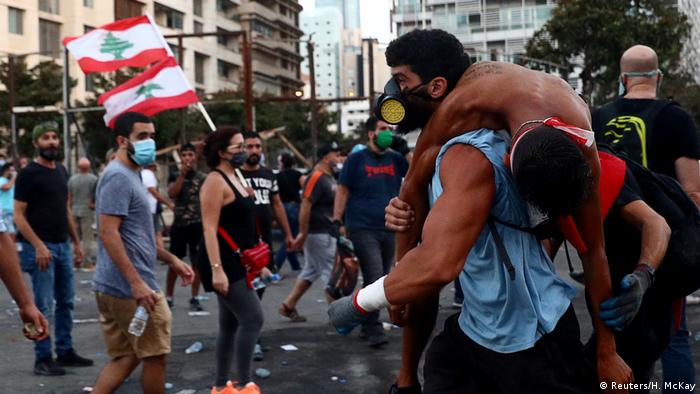 Beyrut limanındaki patlamanın ardından hükümeti protesto için gösteriler düzenlenmişti