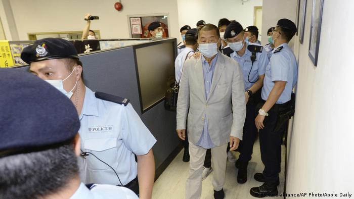 Hongkong Festnahme Medienunternehmer Jimmy Lai (picture-alliance/AP Photo/Apple Daily)