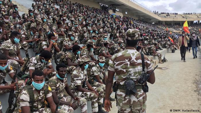 Soldiers sitting in a stadium for a military parade (DW/M. Hailesilassie)