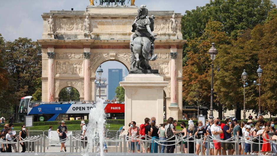 Coronavirus: France declares Paris, Marseille high-risk zones | DW | 14.08.2020