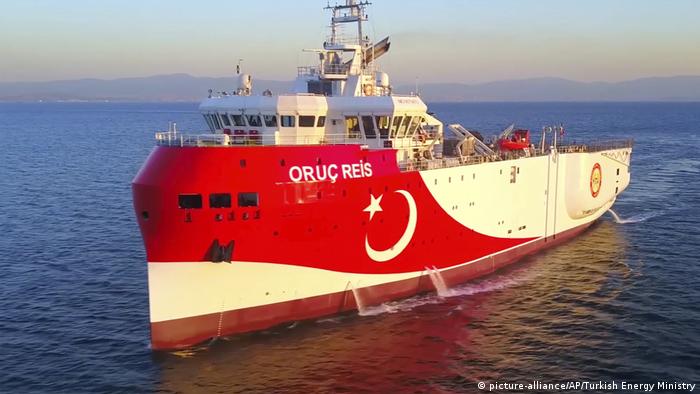 Türkisches Forschungsschiff Oruc Reis zur Gaserkundung im Mittelmeer (picture-alliance/AP/Turkish Energy Ministry)