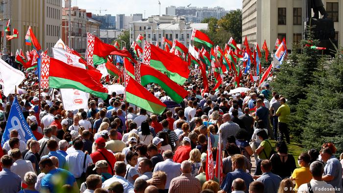 Belarus Pro-Lukaschenko Demo in Minsk (Reuters/V. Fodosenko)