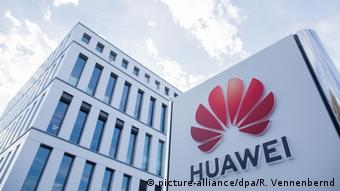Huawei Deutschland Zentrale (picture-alliance/dpa/R. Vennenbernd)