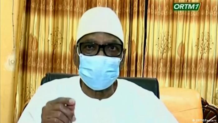 Mali Cumhurbaşkanı İbrahim Boubacar Keita koronavirüs salgını nedeniyle konuşmasını koruyucu maske ile yaptı