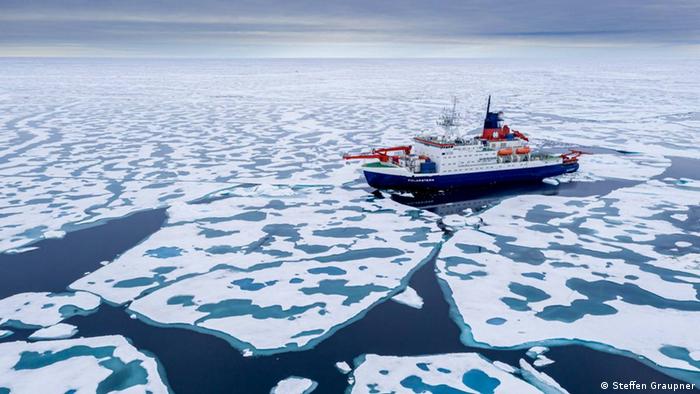 Der Eisbrecher Polarstern am Nordpol (Steffen Graupner)
