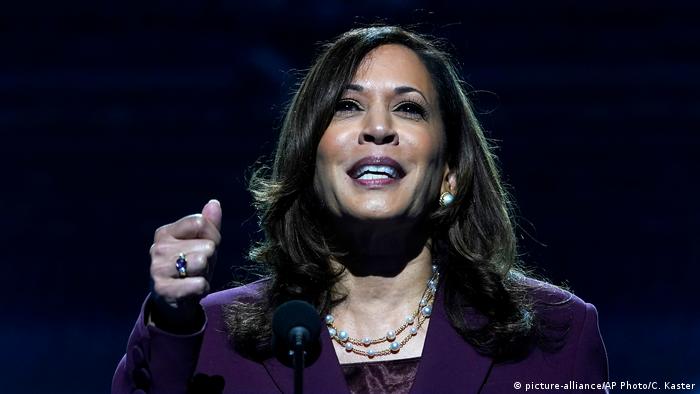 Kamala Harris aceita indicação do Partido Democrata para concorrer à vice-presidência