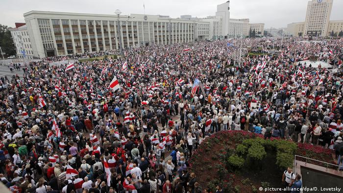 Belarus Minsk | Proteste gegen Präsident Lukaschenko (picture-alliance/dpa/D. Lovetsky)