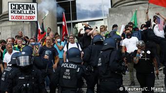 Deutschland Berlin Protest gegen Corona-Maßnahmen (Reuters/C. Mang)