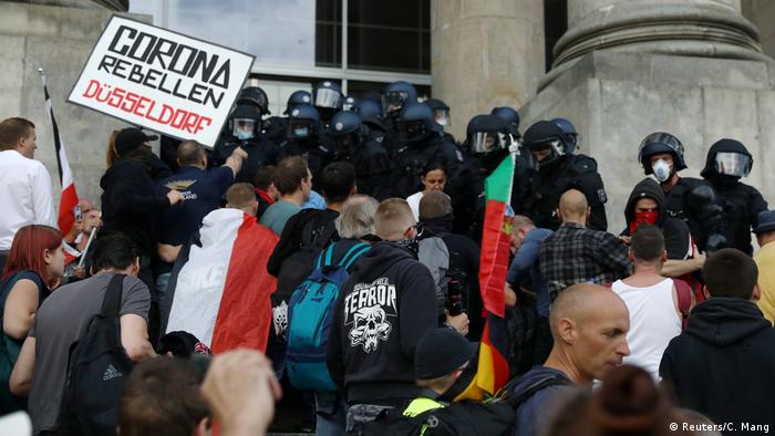 German leaders slam extremists who rushed Reichstag steps | News | DW |  30.08.2020