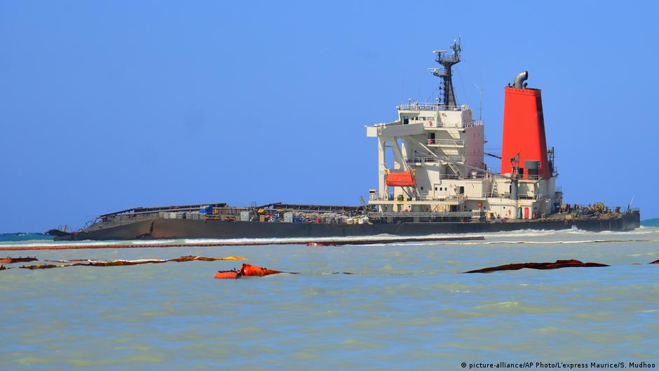 Mauritius asks Japan to pay $34 million after oil spill: report | DW | 02.09.2020