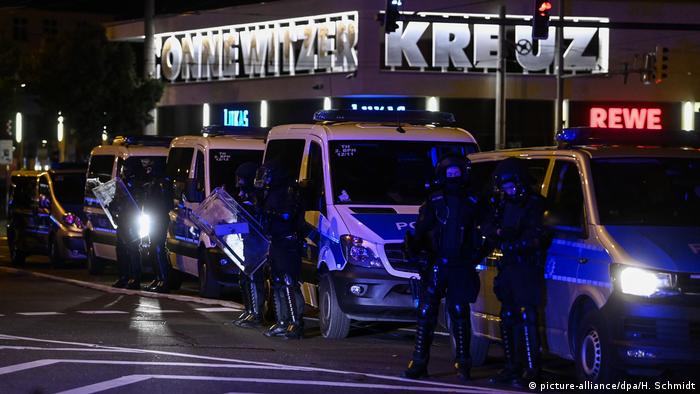La policía de Leipzig se preparaba para disolver la manifestación, el sábado