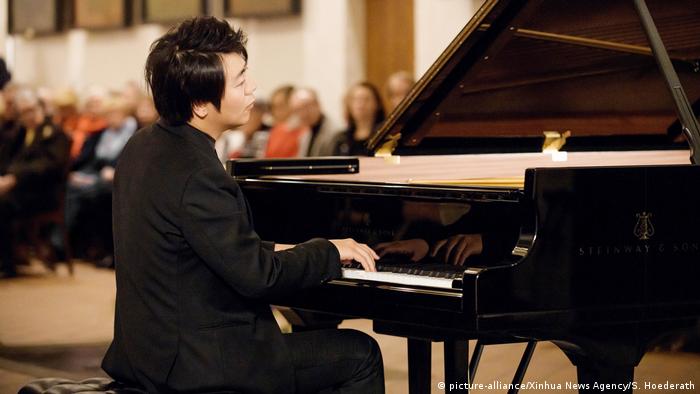 China Pianist Lang Lang (picture-alliance/Xinhua News Agency/S. Hoederath)
