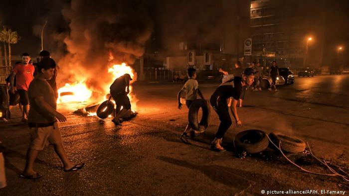 Protests erupt in Benghazi (picture-alliance/AP/H. El-Yamany )