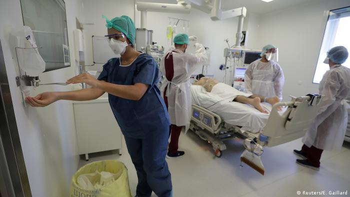 Coronavirus | Frankreich Marseille Intensivstation (Reuters/E. Gaillard)