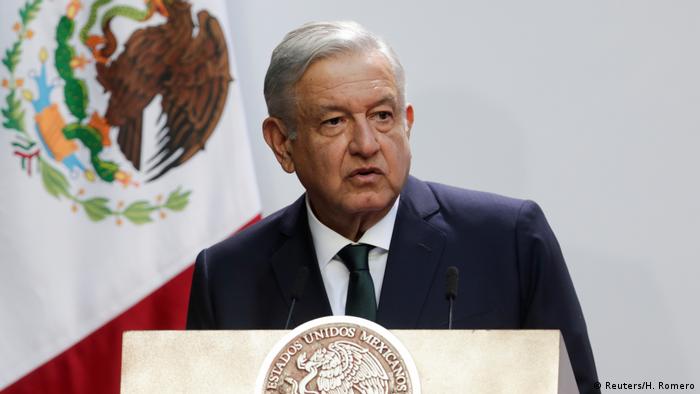 Andres Manuel Lopez Obrador delivers the state of the union address (Reuters/H. Romero)