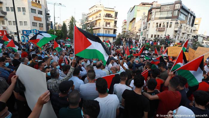 ضد التطبيع، تجمع شعبي في رام الله احتجاجا على اتفاقيتي السلام بين إسرائيل وكل من الإمارات والبحرين