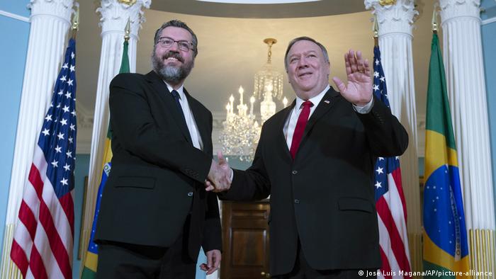 USA I Mike Pompeo trifft Ernesto Araújo in Washington (Jose Luis Magana/AP/picture-alliance)
