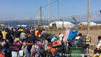 «Η Αθήνα αναγνωρίζει όλο και περισσότερους πρόσφυγες, προφανώς για να τους ξεφορτωθεί»