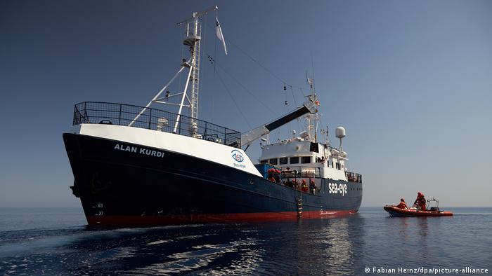 Italien Sizilien | Coronavirus | Rettungsschiff Alan Kurdi (Fabian Heinz/dpa/picture-alliance)
