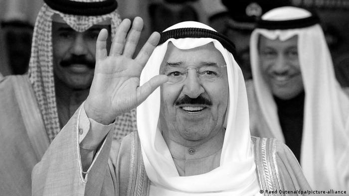 وفاة أمير الكويت الشيخ صباح الاحمد الصباح عن 91 عامآ  55094876_303