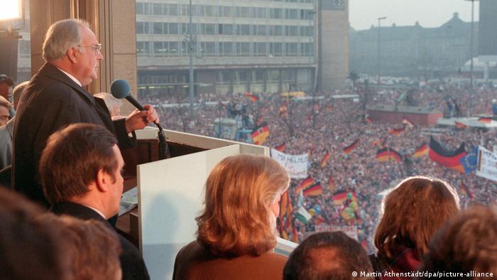 Deutschland | Helmut Kohl 1990 (Martin Athenstädt/dpa/picture-alliance)