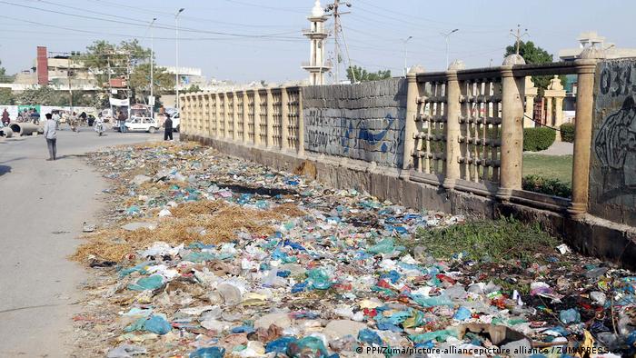 Trash piles in Karachi slum