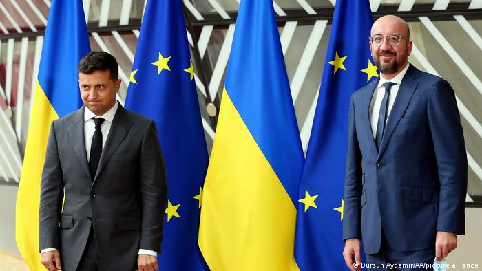 Володимир Зеленський і Шарль Мішель перед початком саміту Україна-ЄС у Брюсселі