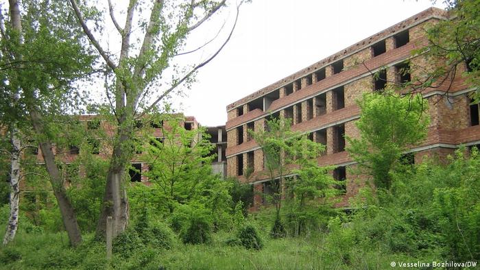 Зарязан от десетилетия строеж на нова сграда в рамките на Държавната психиатрична болница в Раднево