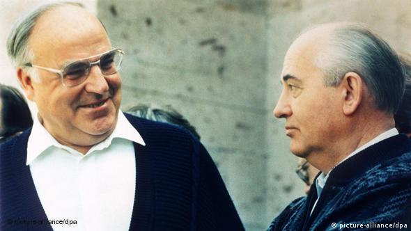 Хелмут Кол и Михаил Горбачов в Кавказ (1990)