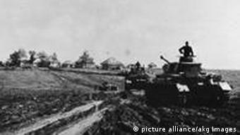 Tanques de guerra alemanes entran a Ucrania.